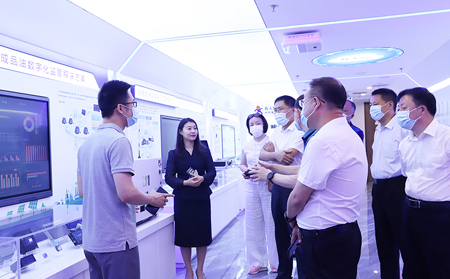 齊齊哈爾市政協(xié)考察團(tuán)、濟(jì)南市政協(xié)領(lǐng)導(dǎo)一行蒞臨有人物聯(lián)網(wǎng)考察調(diào)研