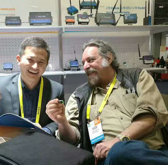 前來(lái)支持有人的美國(guó)客戶 前來(lái)支持有人的美國(guó)客戶